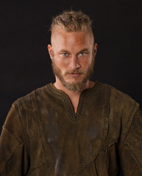 Ragnar Lodbrok dans la série Vikings.  Joué par Travis Fimmel.